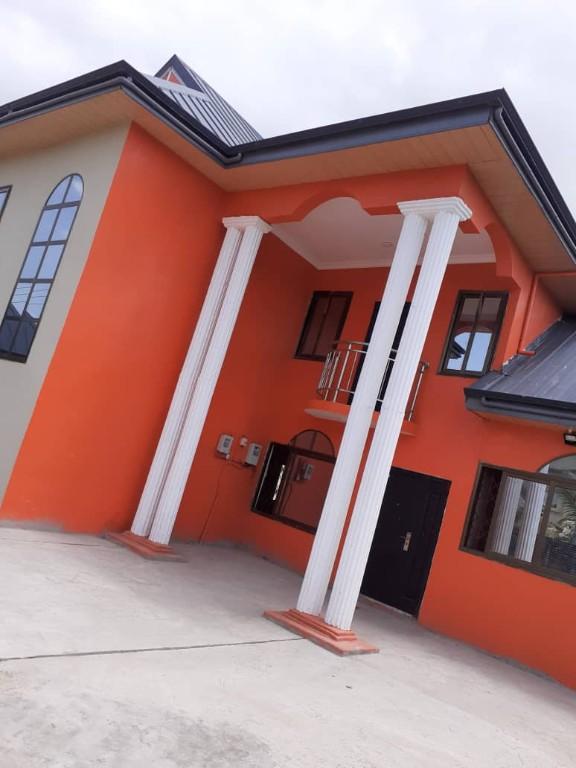 EXECUTIVE 6 BEDROOM HOUSE FOR RENT AT TEMA in Madina - Image 3