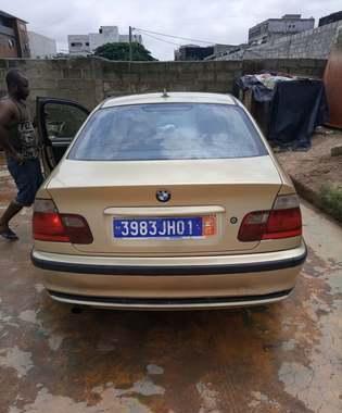 VOITURE BMW à VENDRE RAPIDE à Anyama - Photo 1