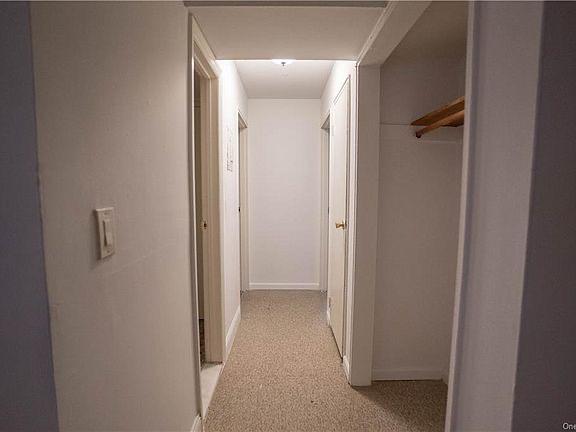 Apartment For Rent in Ramapo - Image 2