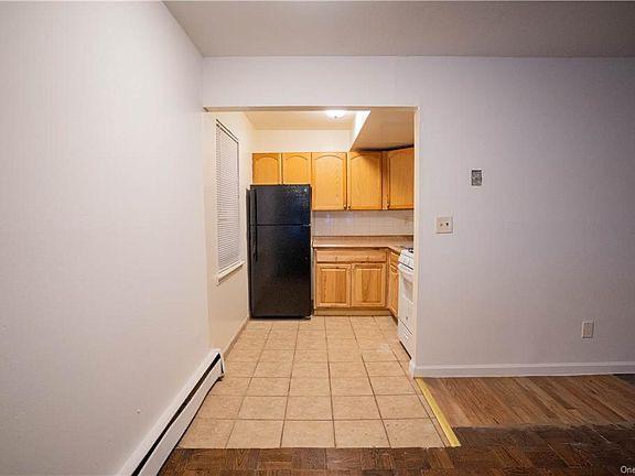 Apartment For Rent in Ramapo - Image 5