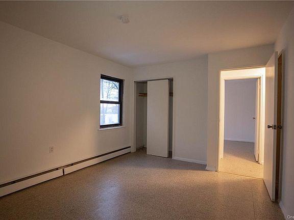 Apartment For Rent in Ramapo - Image 6