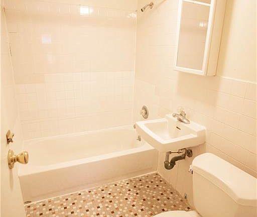 Apartment For Rent in Ramapo - Image 10