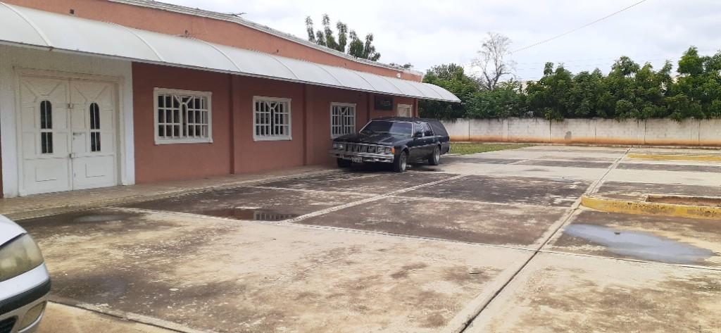 Local Comercial Venta Av Intercomunal Cabimas en Cabimas - Imagen 2