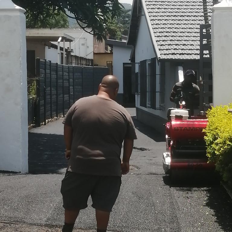 TAR DRIVEWAYS in Pietermaritzburg - Image 4