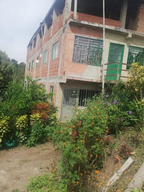 SE VENDE CASA 3 PISOS EN CAPARRAPI en La Dorada - Imagen 1