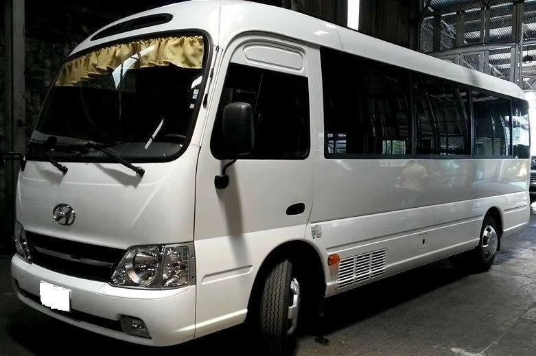 MINI BUS/COASTER FOR RENT AT LOWEST PRICE! in Tatalon - Image 1