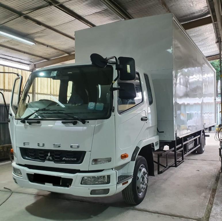24ft Box with Tailgate LORRY RENTAL in Queenstown - Image 1