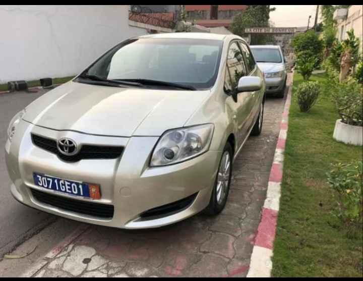 TOYOTA AURIS EN VENTE RAPIDE à Abidjan - Photo 1