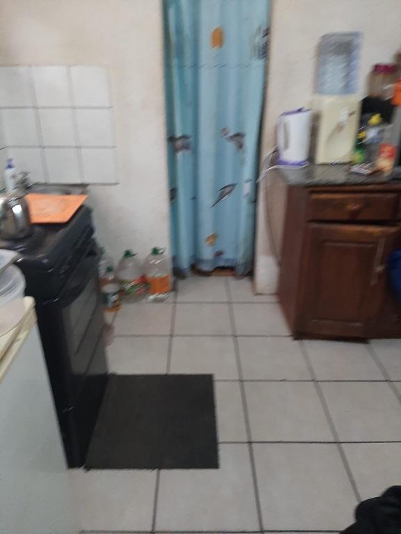Large Room / Kitchenette / ensuite in Pietermaritzburg - Image 3