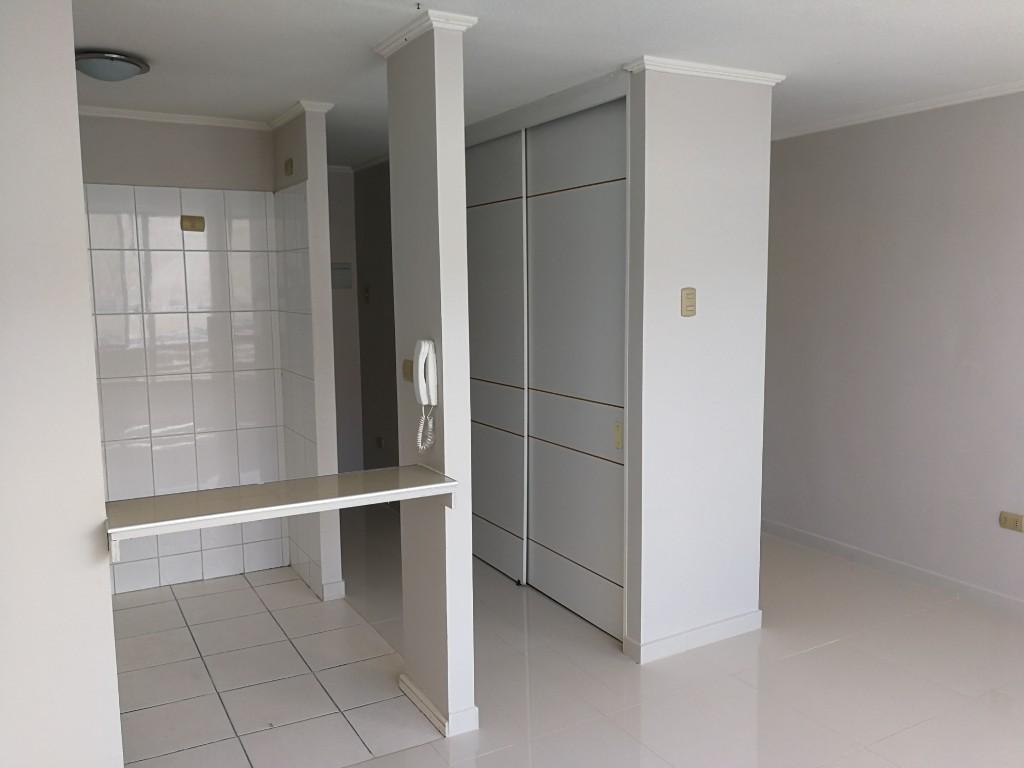 DEPTO TIPO ESTUDIO, SECTOR SUR (EDIF. LAS GAVIOTAS) en Iquique - Imagen 2