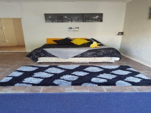 1 Bedroom Flatlet to Let-Roodekrans R3800 in Krugersdorp - Image 1