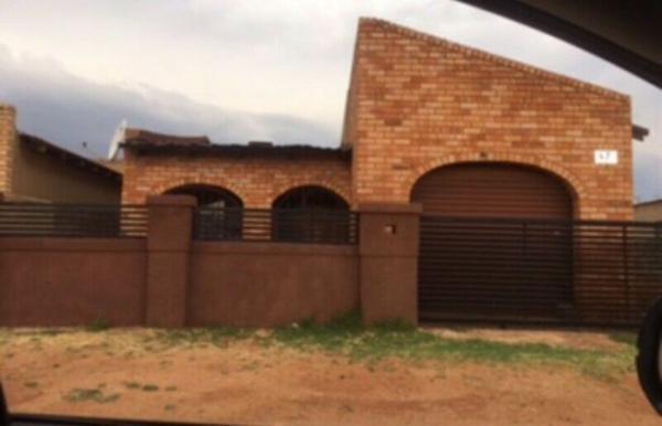 Big Rooms Available For Rent In Shared House in Boksburg - Image 1