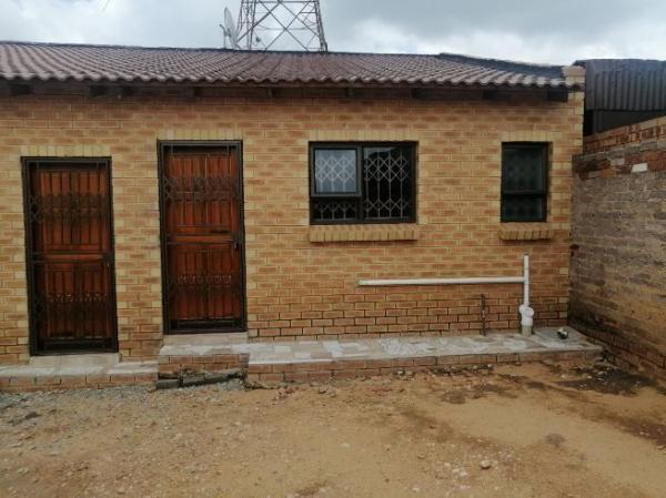 Room to Rent in Edenvale - Image 1