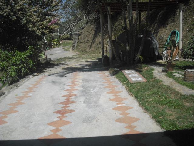 BELLA CASA CAMPESTRE ALTOS MIRANDINOS en Charallave - Imagen 4