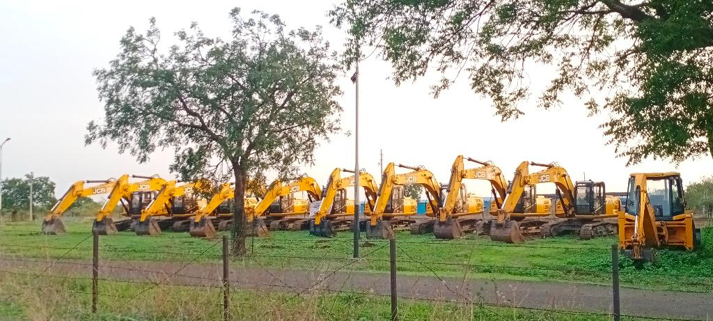 S.R SHAIKH CONSTRUCTIONS AND EARTH MOVERS in Amrāvati - Image 1
