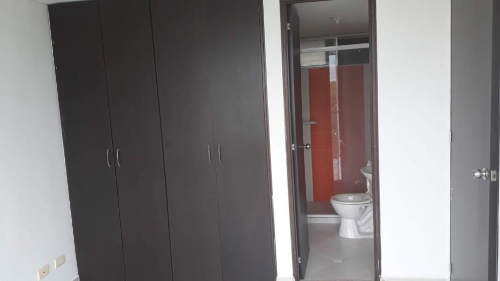 SE ALQUILA APARTAESTUDIO EN BARRIO EL ROCIO en Girón - Imagen 9