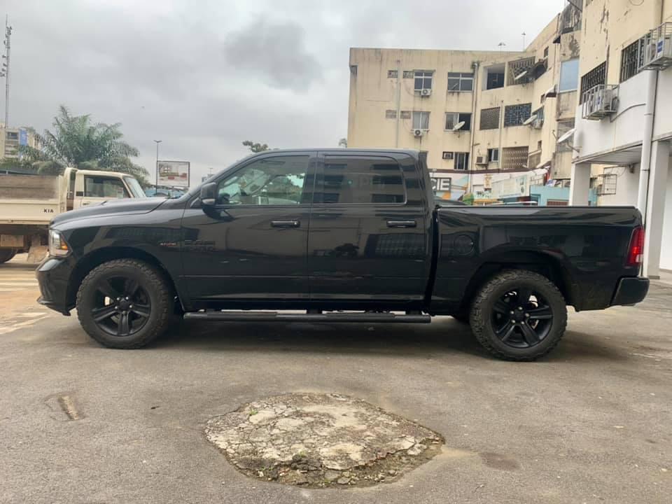 DODGE RAM 1500 2017 à Abidjan - Photo 9