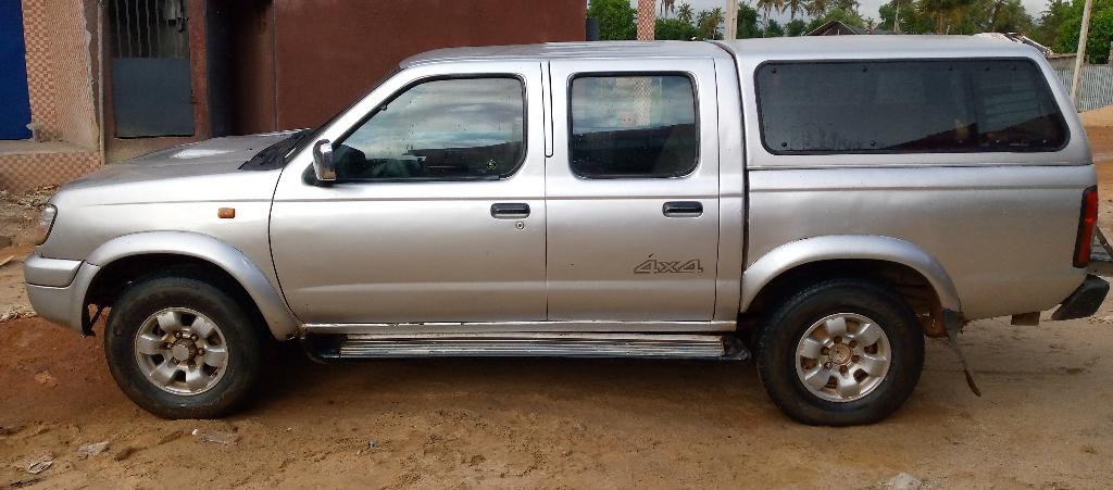 Nissan Navara 2000 à Abidjan - Photo 4
