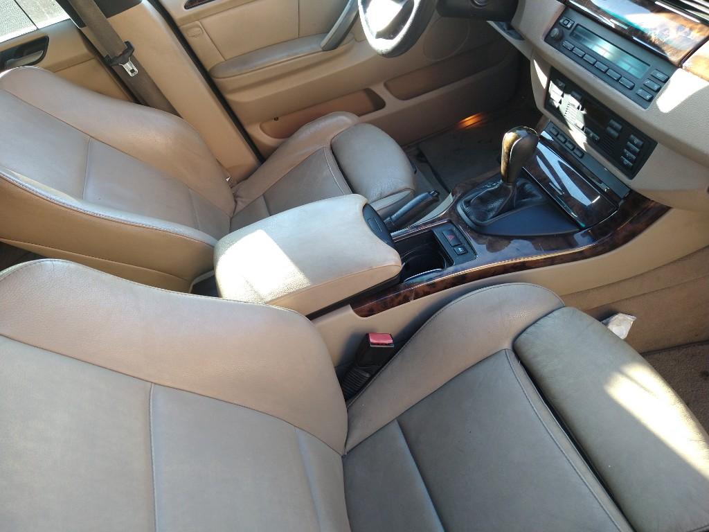 Clean X5 BMW in United States - Image 5