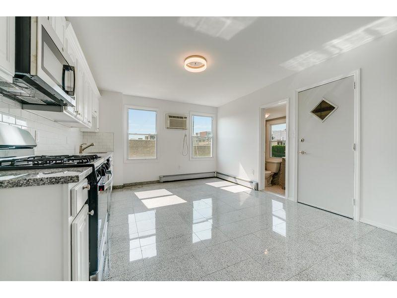 Amazing First Floor Apt in Babylon - Image 7