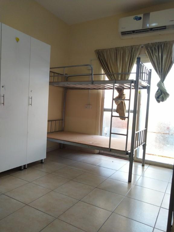 SPACIOUS FAMILY/ COUPLE ROOM & BED SPACE FOR LADIES with BALCONY in Dubai - Image 8