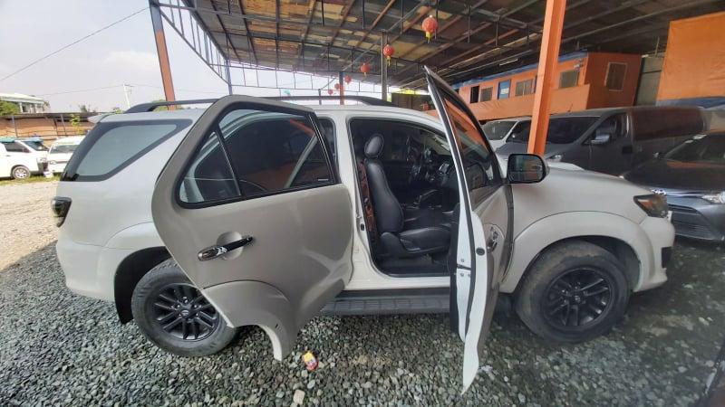 SUV FOR RENT AT LOWEST PRICE in Bacoor - Image 3