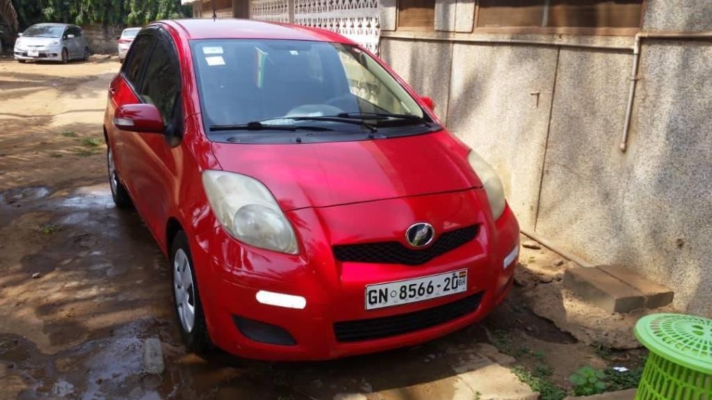 Toyota Vitz 2012 in Ejura - Image 6
