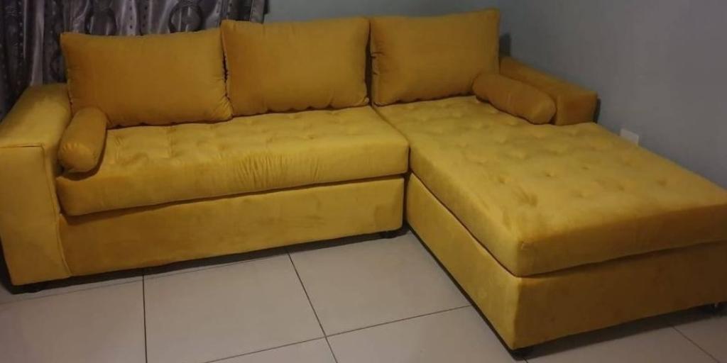 Corner couch in Randburg - Image 1