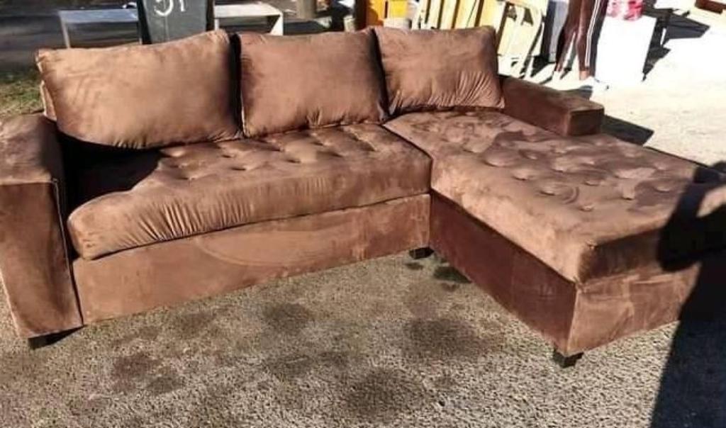 Corner couch in Randburg - Image 2