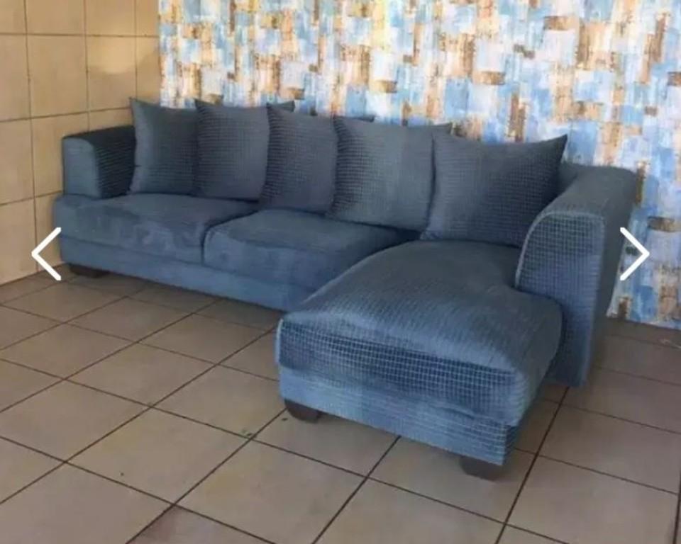 Corner couch in Randburg - Image 5
