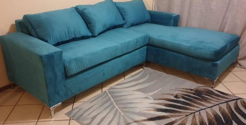 Corner couch in Randburg - Image 6