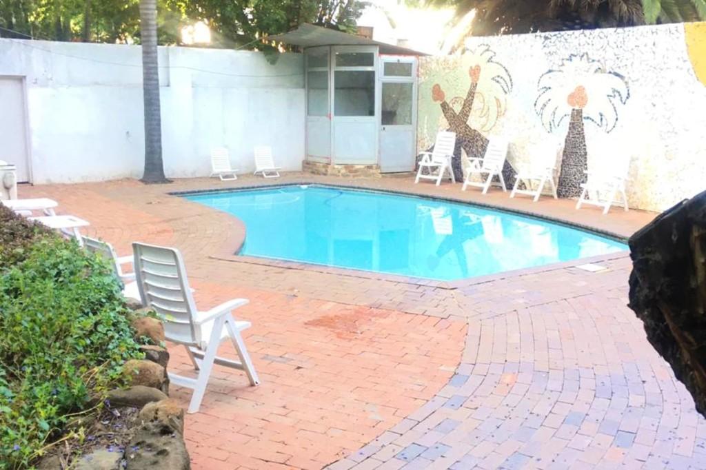 GROUP AND PERSONAL STAY ACCOMMODATION IN ROSEBANK in Bedfordview - Image 2