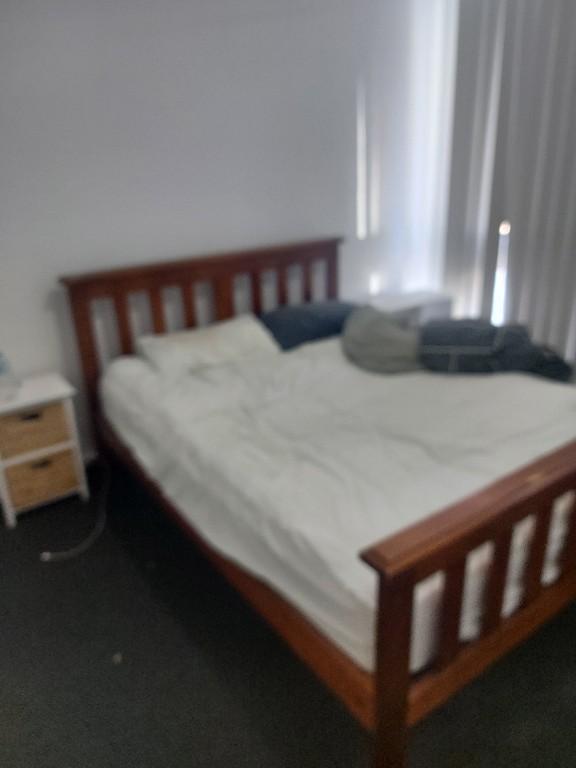 Free accommodation in Hume - Image 1
