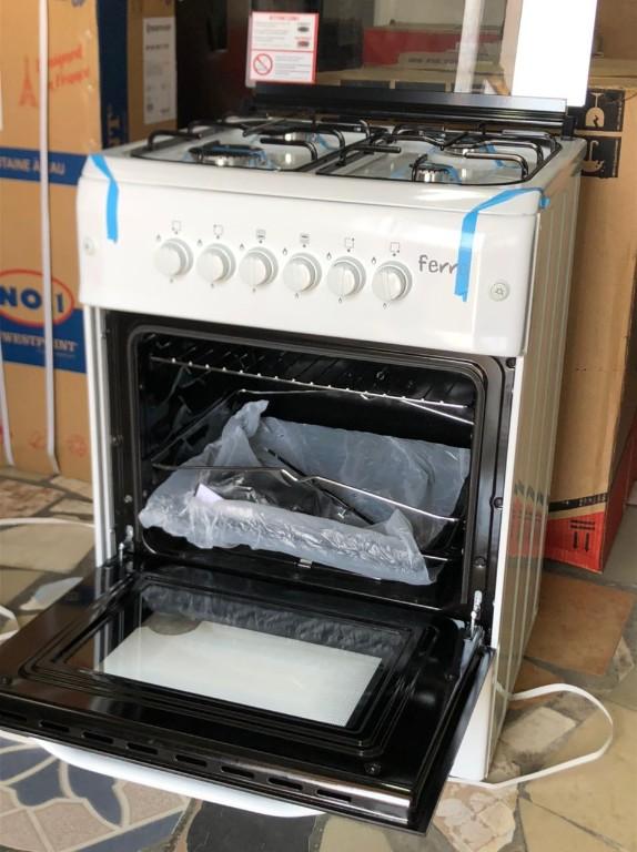 WHITE 60CM FERRE GAS COOKER in Ashiaman - Image 8