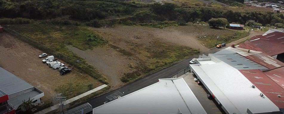 PRECIOSA Y ÚTIL PROPIEDAD COMERCIAL EN CARTAGO. en Oreamuno - Imagen 3