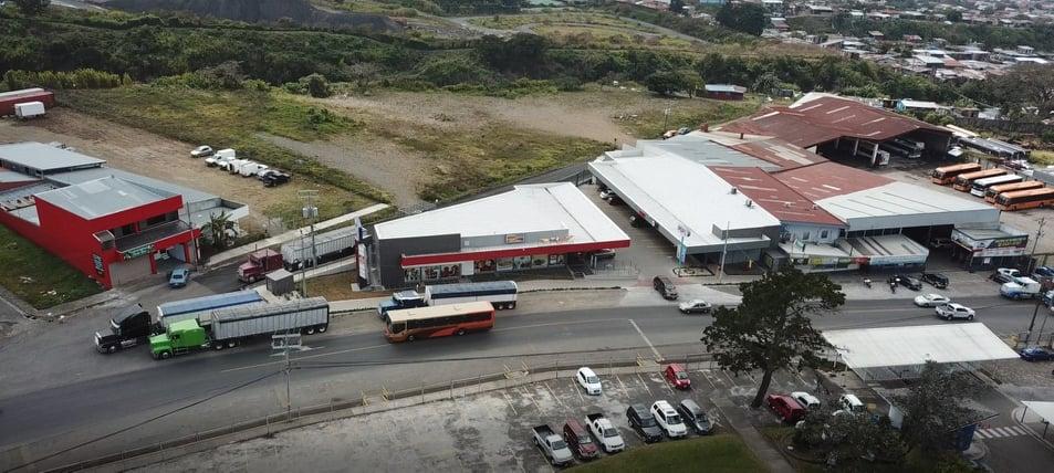 PRECIOSA Y ÚTIL PROPIEDAD COMERCIAL EN CARTAGO. en Oreamuno - Imagen 5