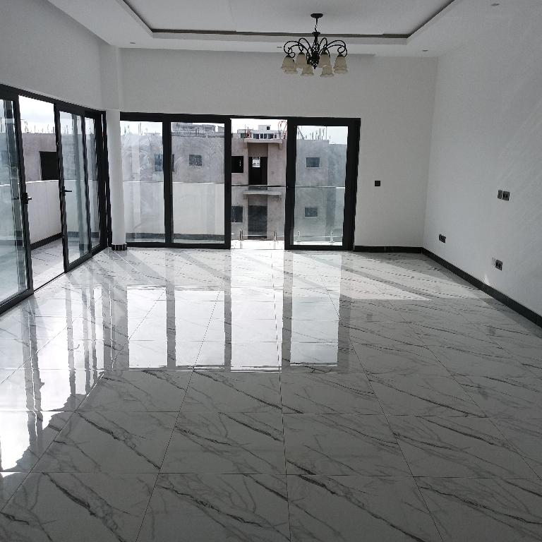 Immeuble à vendre à la Riviera 4 en Côte d’Ivoire - Photo 1
