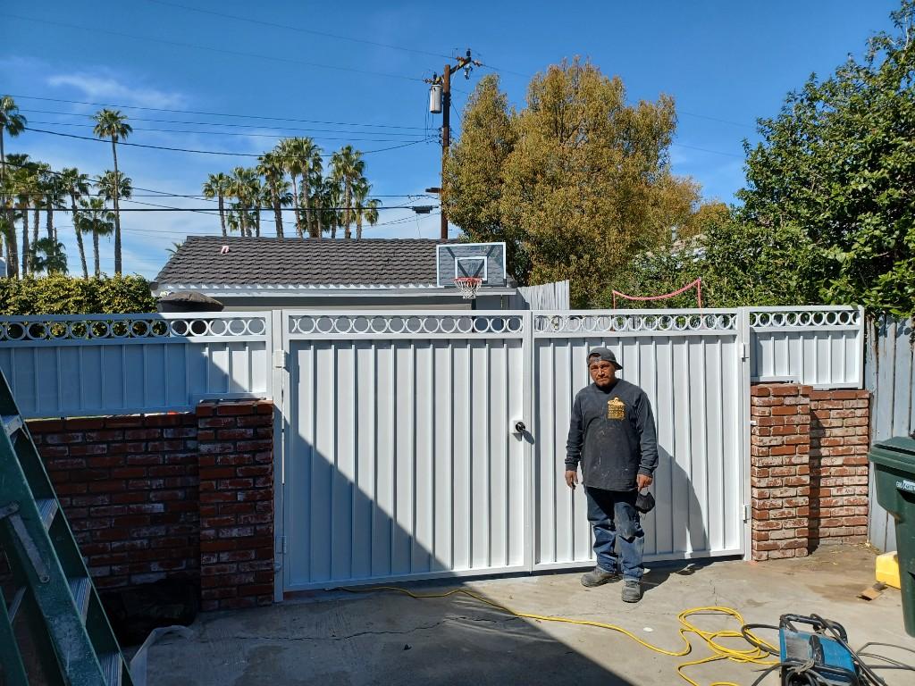 IRON WELDING WORKS en Florence-Graham - Imagen 19