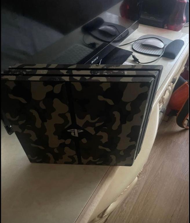 Ps4 Pro 1T à Chatou - Photo 2