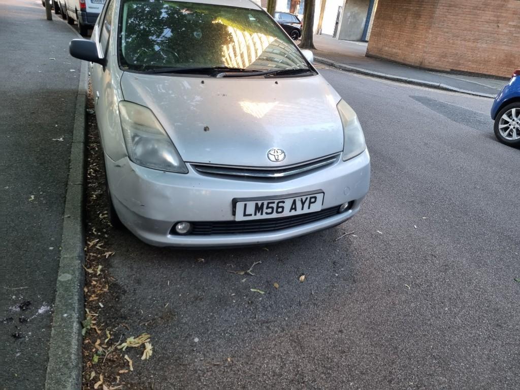 Toyota prius in Wimbledon - Image 5