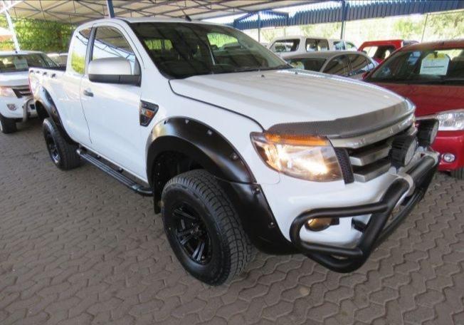 2014 Ford Ranger 3.2 4x4 in Port Elizabeth - Image 2