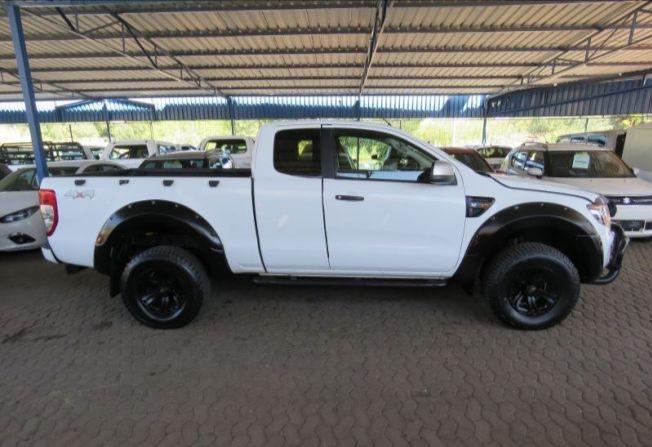 2014 Ford Ranger 3.2 4x4 in Port Elizabeth - Image 8