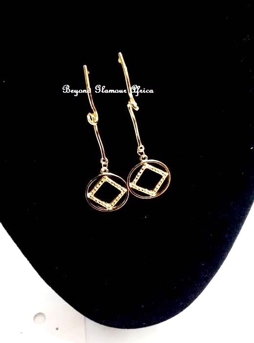 Ladies Dangle loop earrings in Nairobi - Image 2