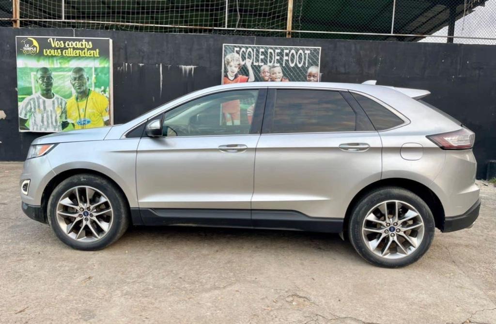 Ford Edge Titanium 2017 à Abidjan - Photo 8