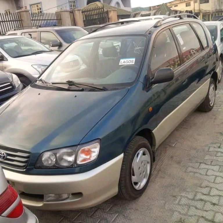 Sharp standard toyota picnic in Port Harcourt - Image 2