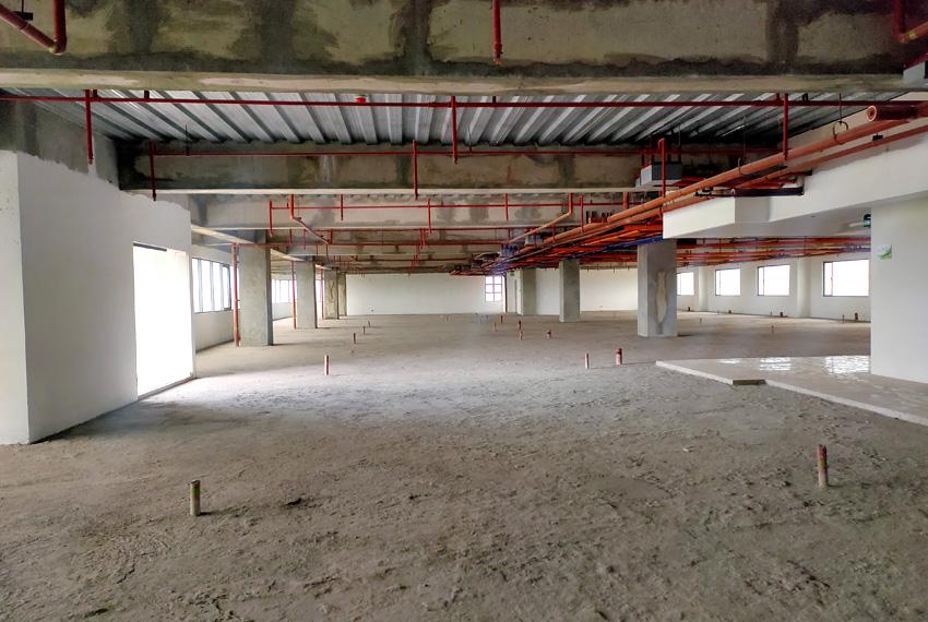 1060 SqM Bare Office Space For Rent In Mandaue in Cebu City - Image 1