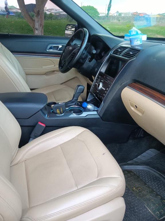 Ford explorer à Abidjan - Photo 1