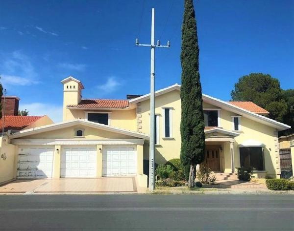 CASA EN RENTA PARA OFICINAS EN QUINTAS DEL SOL en Chihuahua - Imagen 1