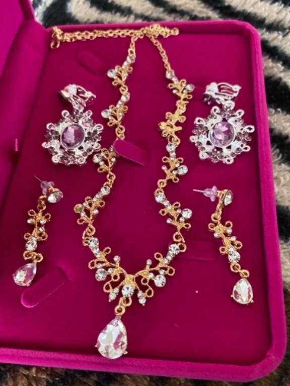 Beautiful wedding set in Springvale - Image 4