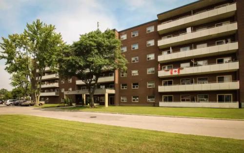 535 North Service Rd in Clarington - Image 1